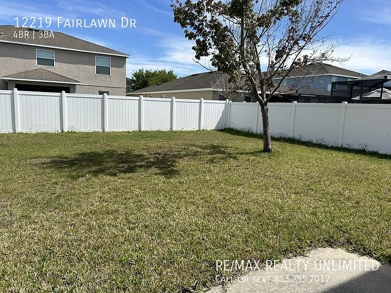 12219 Fairlawn Dr — Photo 31