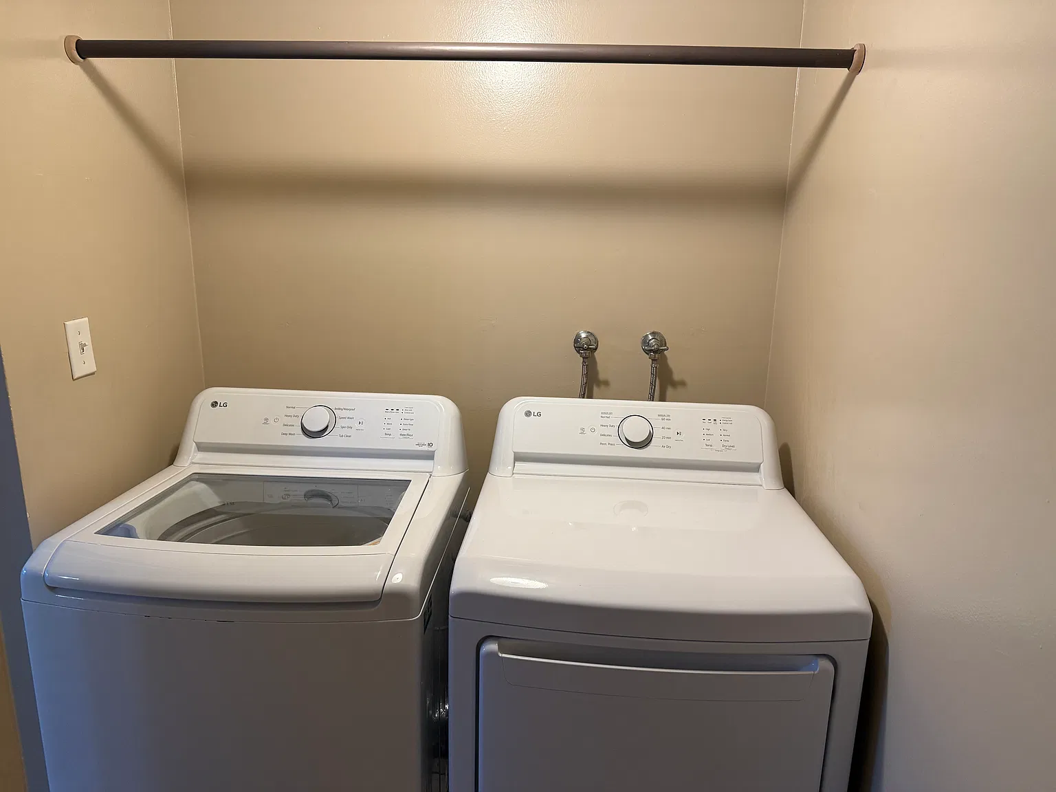3 bed, 1164 sqft, $1,895 — Photo 2