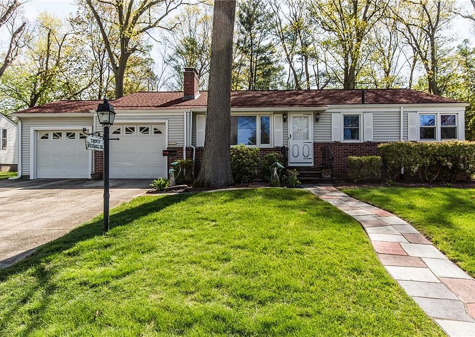 1st image of 20 Woodhill Dr