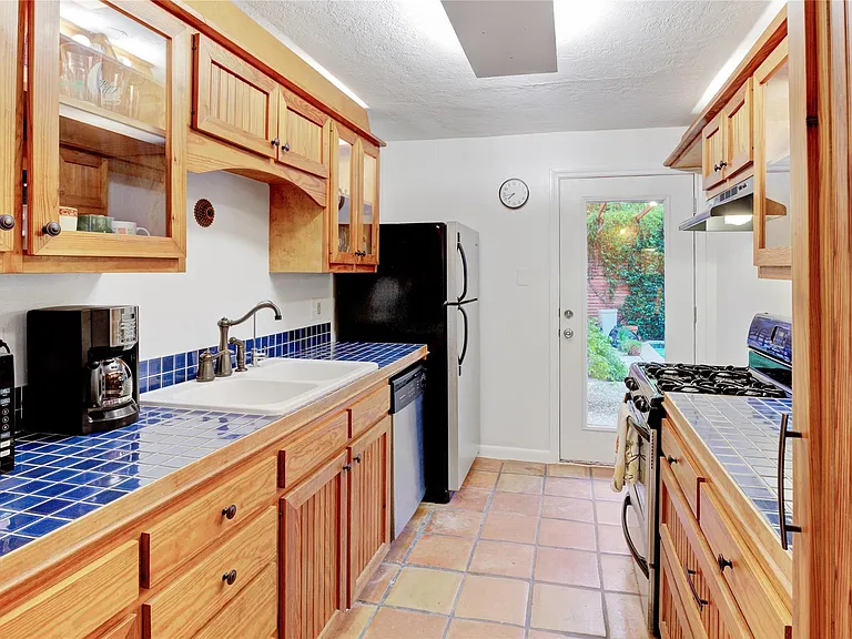 4010 Mandell St — Photo 13