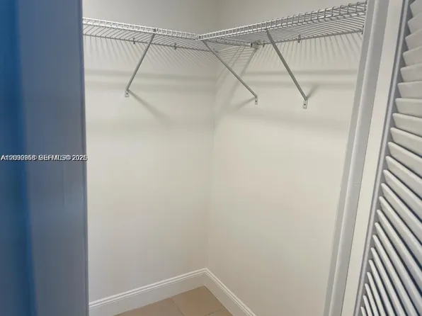 8325 Sunrise Lakes Blvd APT 104, Fort Lauderdale, FL 33322