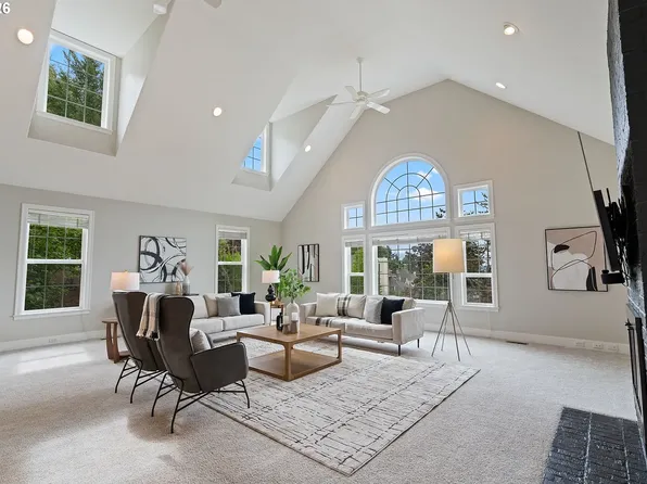 1 Creekside Ter, Lake Oswego, OR 97035