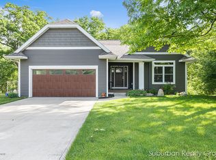 2936 Remy Ct NE, Grand Rapids, MI 49505