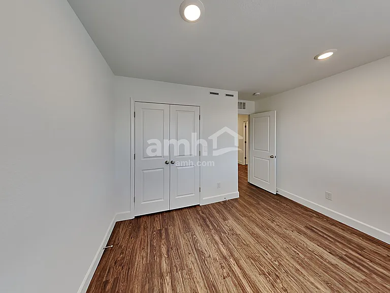 9148 Crocker Point Ct — Photo 18