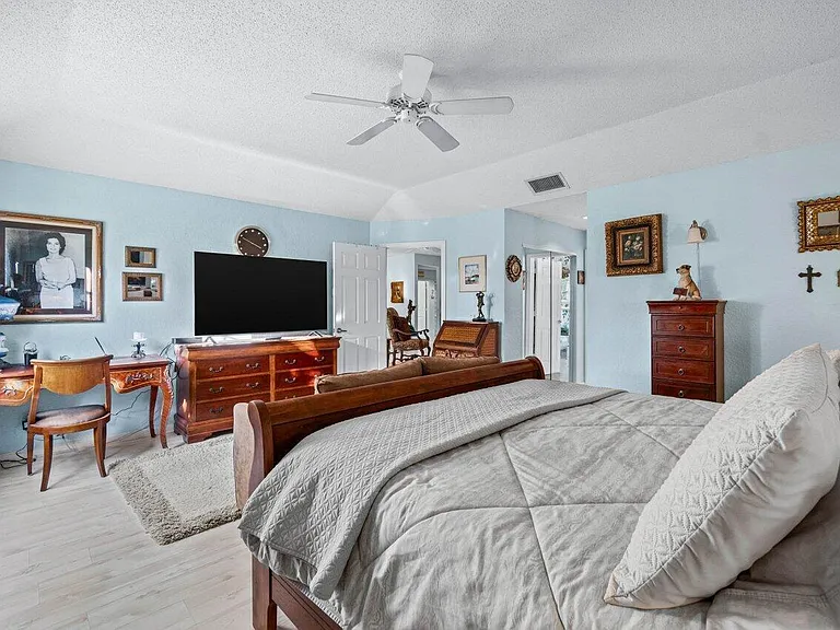 11706 Briarwood Cir #1 — Photo 21