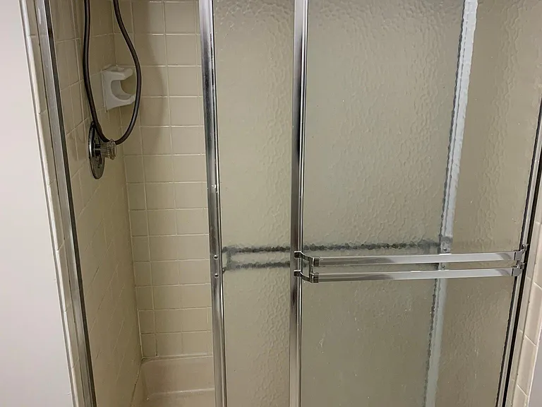 Lower floor shower