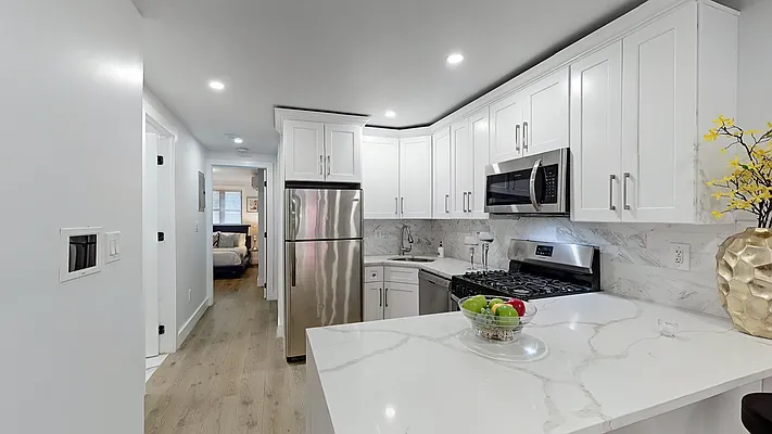 Rented by Compass | media 13