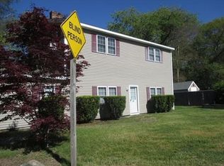 917 Stafford Rd, Tiverton, RI 02878