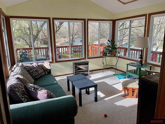 5th image of 1017 Willow Dr