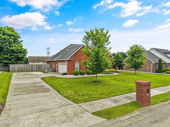 4th image of 1614 Lindenhall Dr