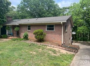 646 7th Avenue Pl SE, Hickory, NC 28602
