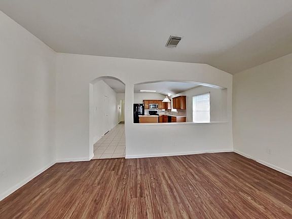2nd image of 1926 Plum Creek Ln