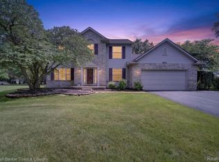 9016 Hyacinth Way, Brighton, MI 48116