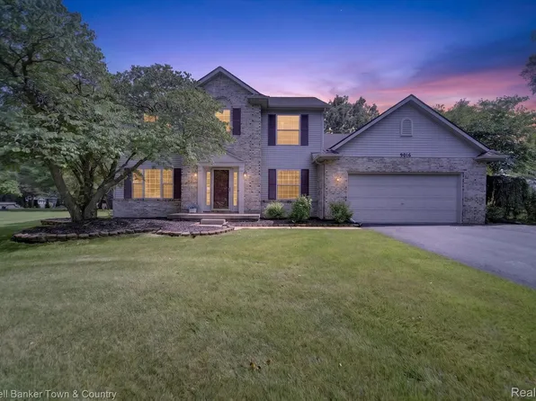 9016 Hyacinth Way, Brighton, MI 48116