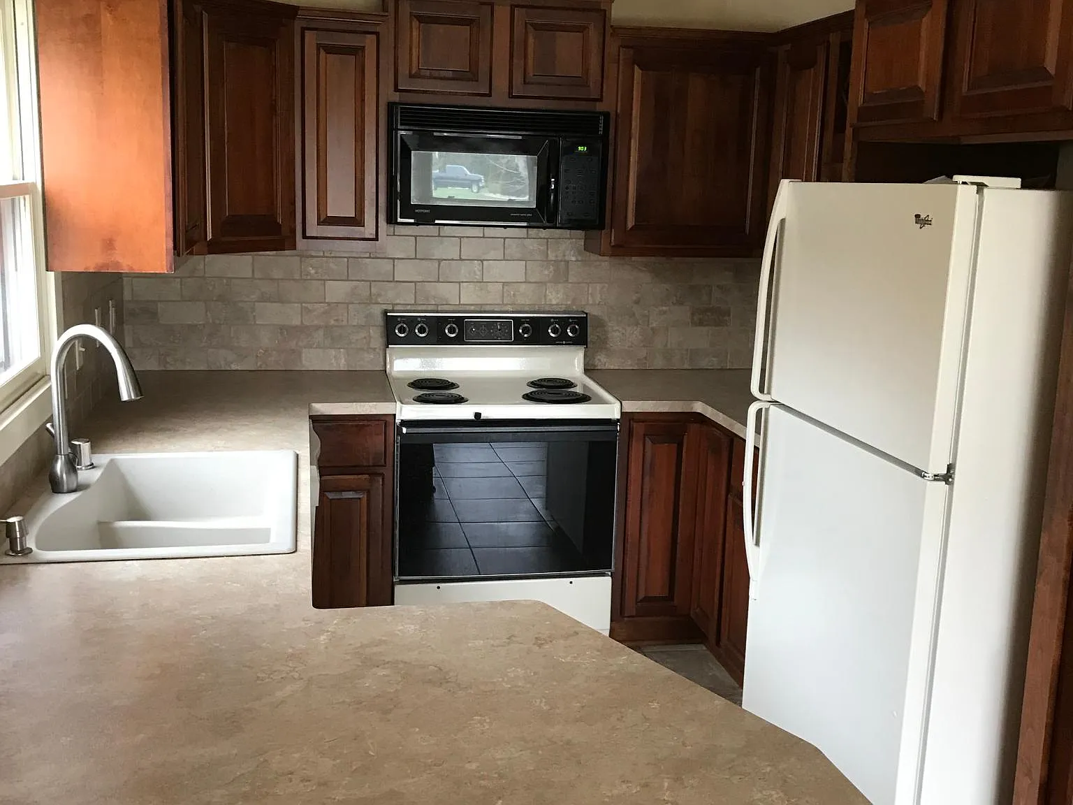 16745 Dane Ct W — Photo 3