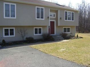 87 Lakeside Rd, Mahopac, NY 10541