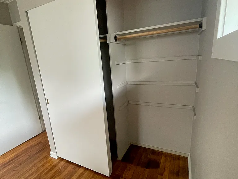 521 E Trevor St — Photo 13