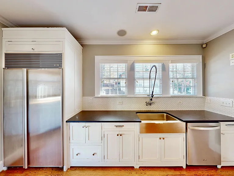 2100 Rozzelles Ferry Rd — Photo 14