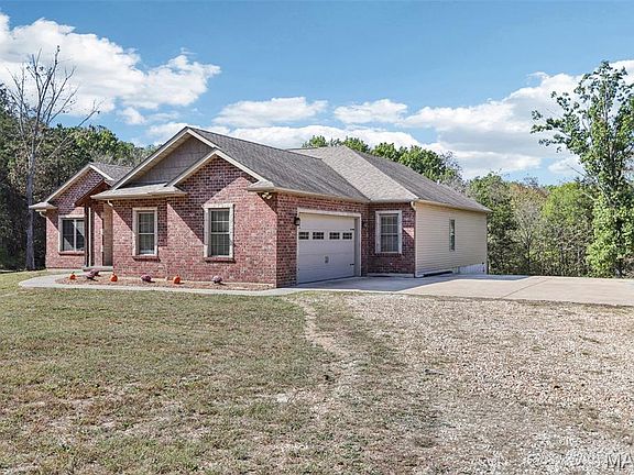 2nd image of 4445 Cedar Tree Ln