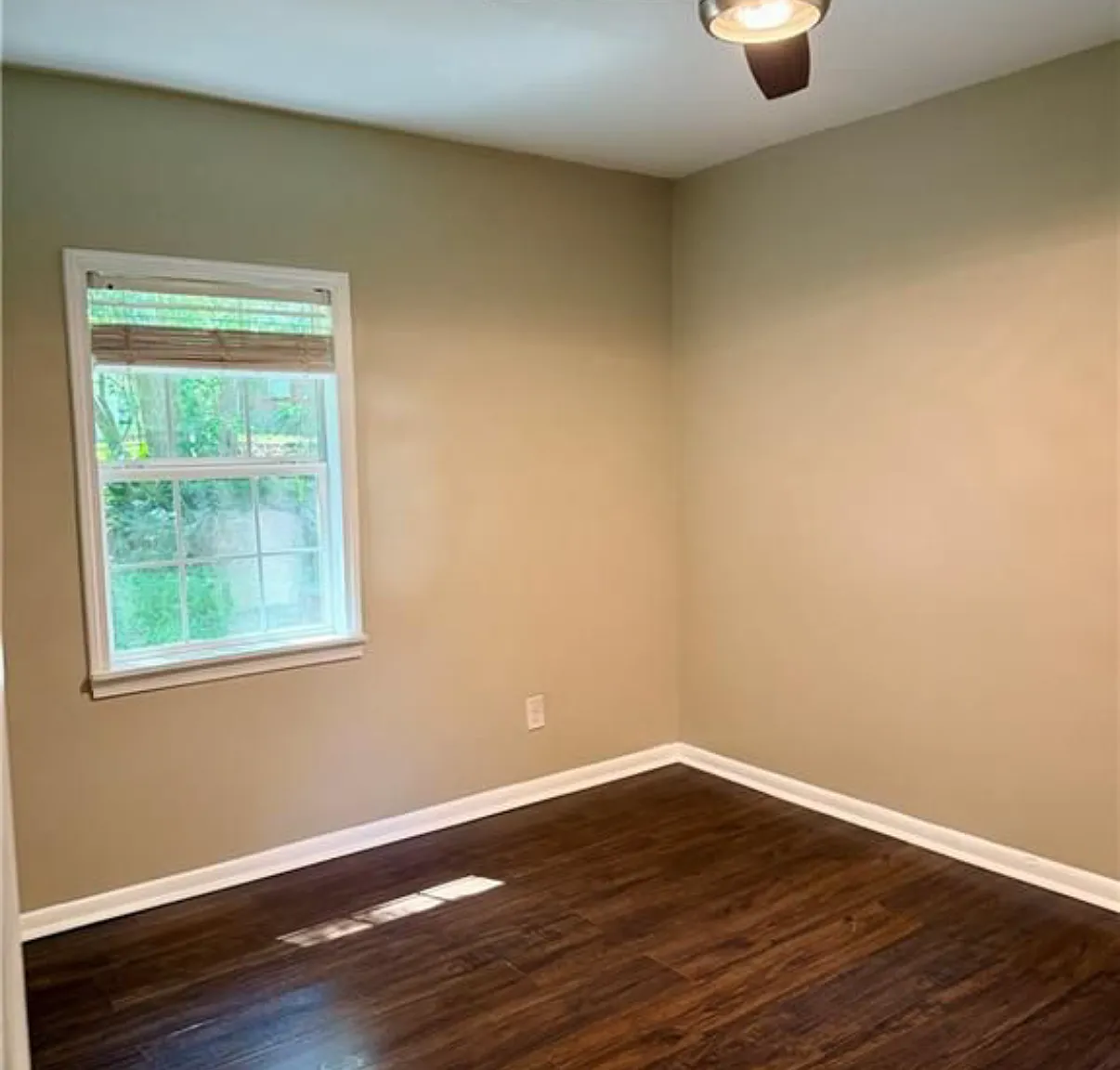 3 bed, 1360 sqft, $1,425 — Photo 2