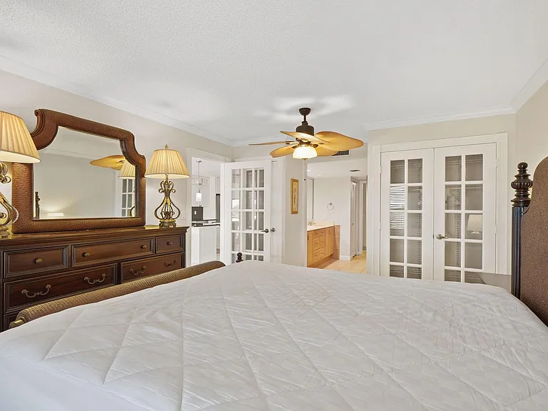 3100 NE 48th St #415 — Photo 22