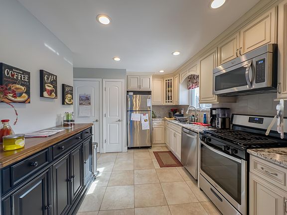 Large updated kitchen