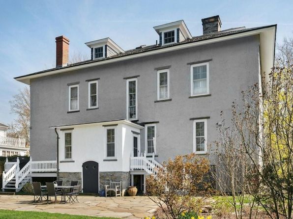 89 State St, Bristol, RI 02809