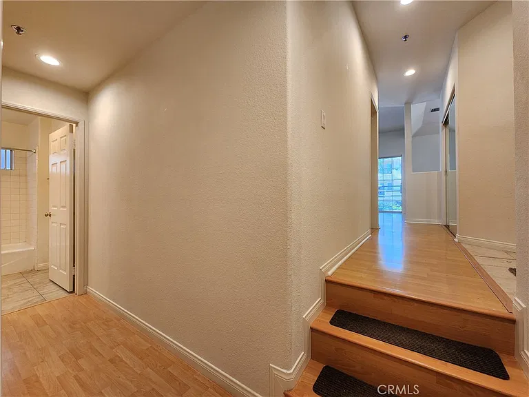 10630 Moorpark St #104 — Photo 14