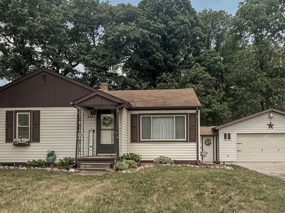 1st image of 3241 Curtis Rd