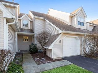 35 Prestwick Ct, Poughkeepsie, NY 12603