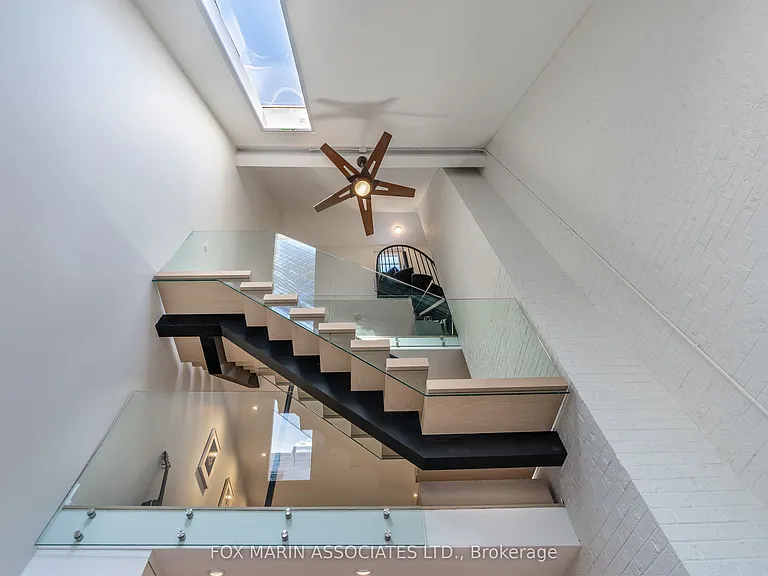 61 McGill St — Photo 17