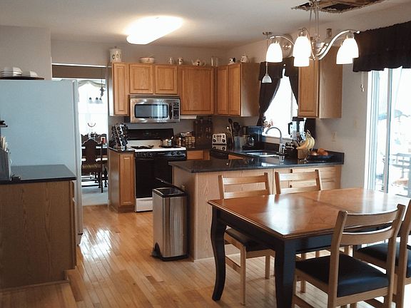 3rd image of 16939 Hickory Forest Ln
