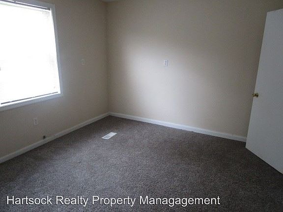 4th image of 3120 Burch Ave
