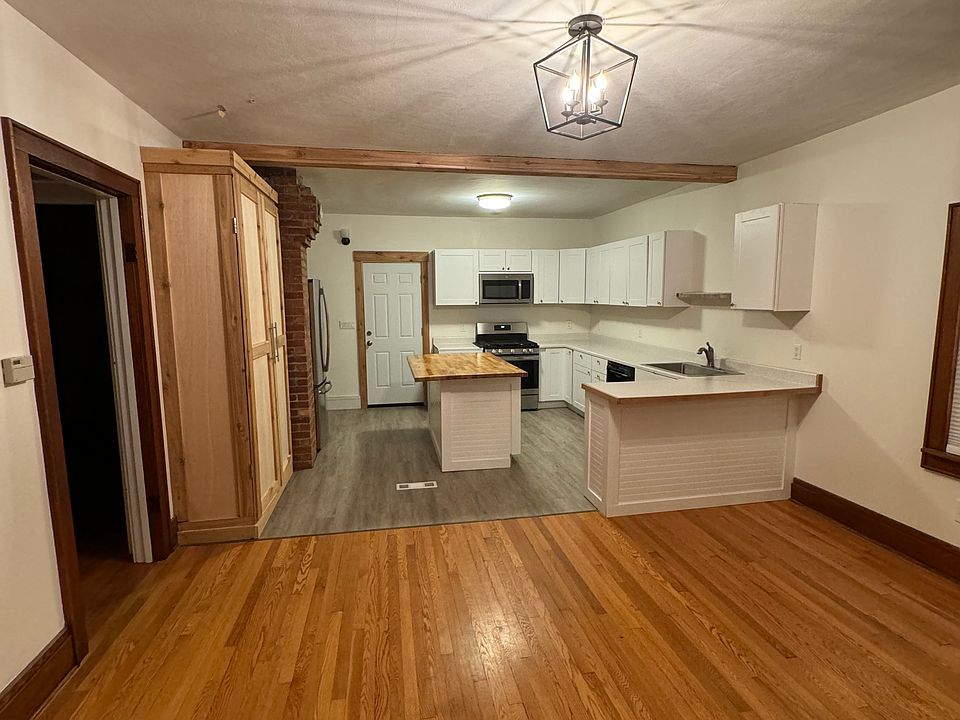 1st image of 554-556 Whittier Ave #2