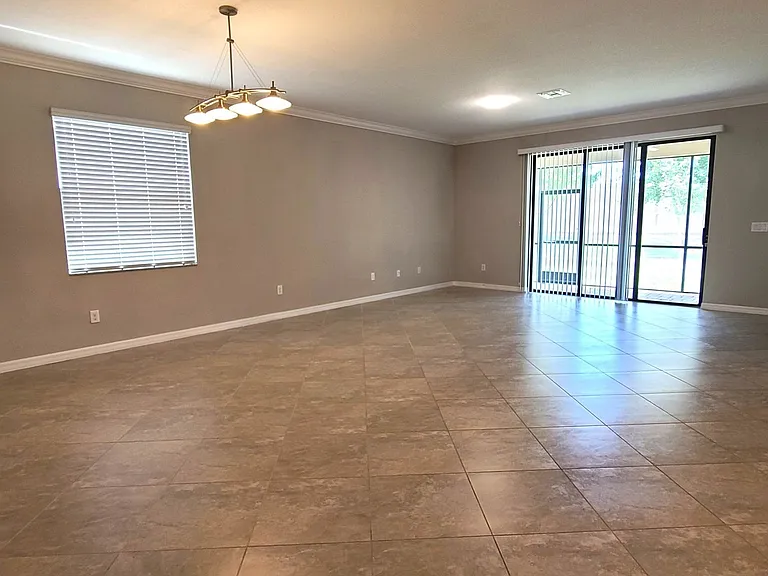 19353 Nearpoint Dr — Photo 5