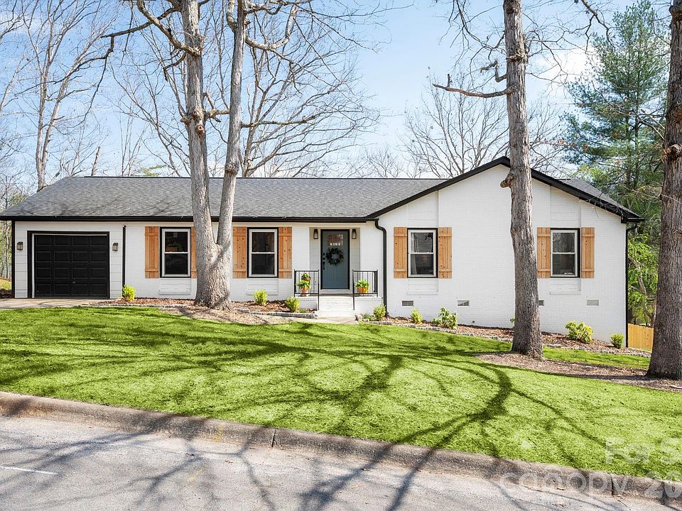 1st image of 61 Knoll Ridge Dr
