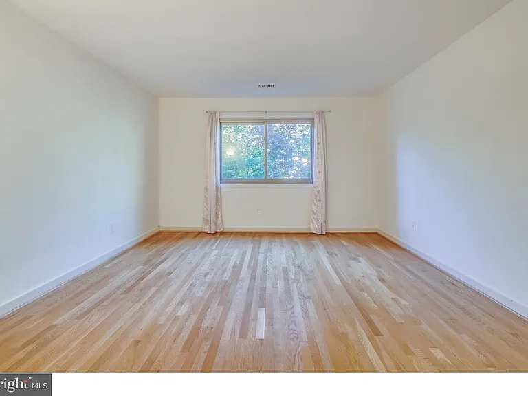 7220 Vistas Ln — Photo 18