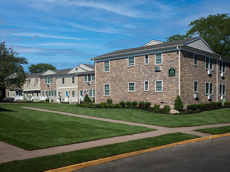 Fairfield Village At Commack — Photo 23