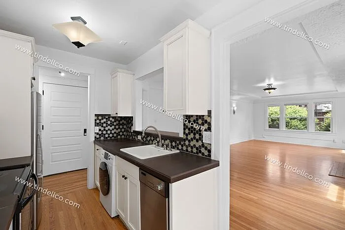 2076 NW Johnson St #201 — Photo 11