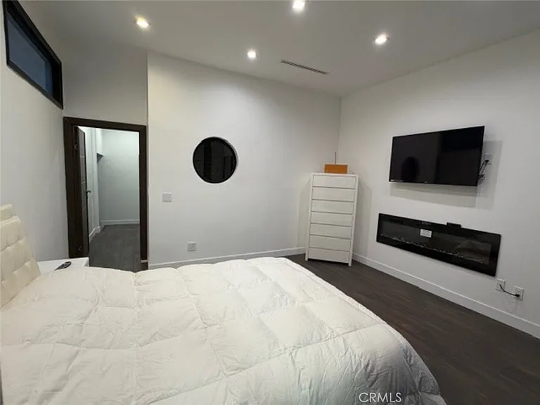 9987 Reevesbury Dr — Photo 32