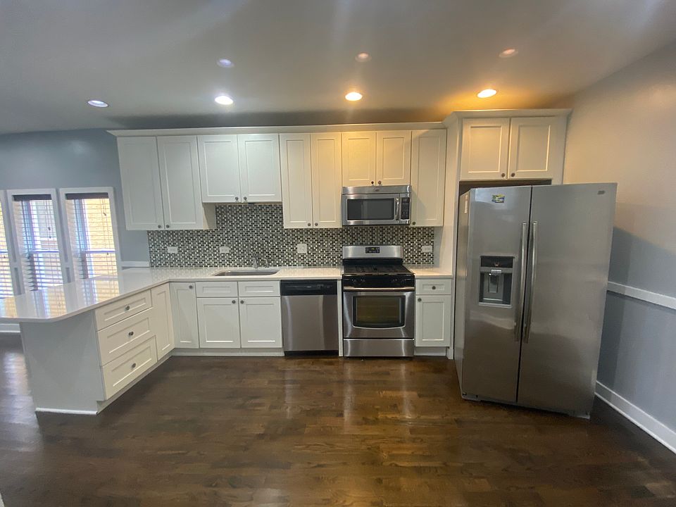 1st image of 2028 N Keeler Ave #1