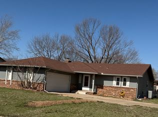 1620 N Derby Hills Ct, Derby, KS 67037