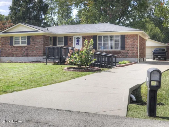 7900 Nottoway Cir, Louisville, KY 40214