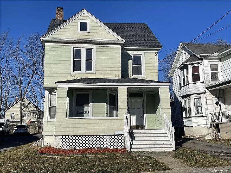 1st image of 16 Broad St Unit 2