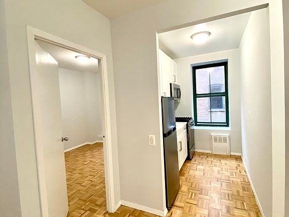 3rd image of 523 E 78th St APT 4E