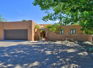 444 Mission Valley Rd, Corrales, NM 87048