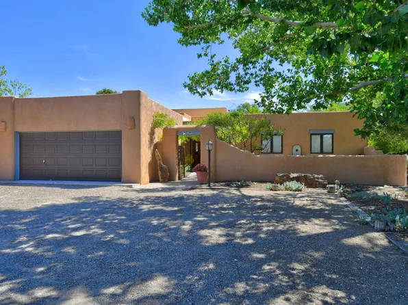 444 Mission Valley Rd, Corrales, NM 87048