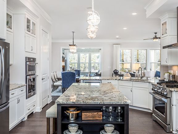 Large Kitchen Perfect for Entertaining