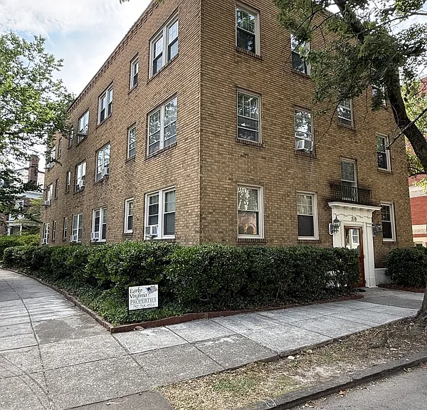210 Drummond Pl #5 — Photo 3