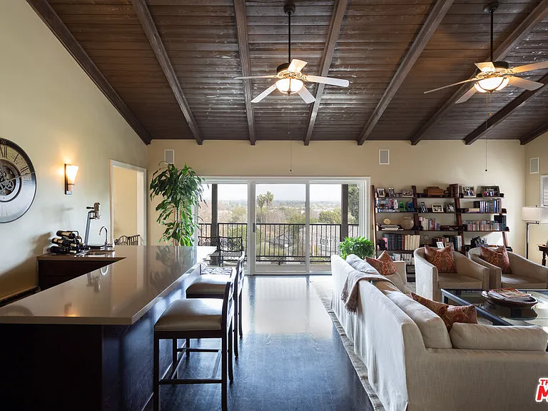 13902 Valley Vista Blvd — Photo 3